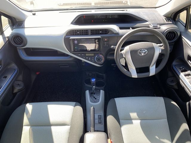Toyota AQUA 2013-10 18297-9