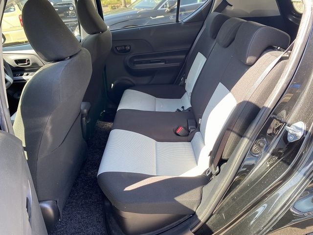 Toyota AQUA 2013-10 18297-13