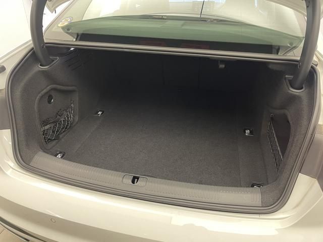 Audi A4 2021-06 9309-14