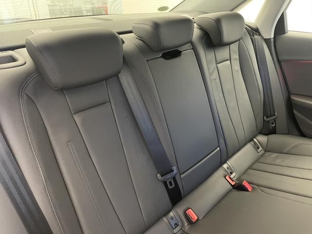 Audi A4 2021-06 9309-13
