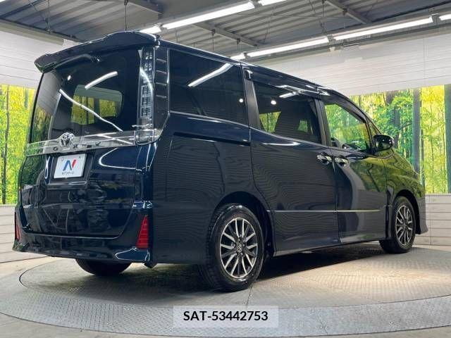 Toyota VOXY 2016-09 370413-18