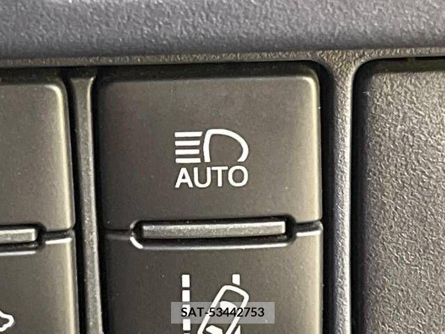 Toyota VOXY 2016-09 370413-7