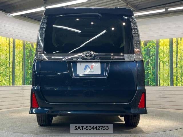 Toyota VOXY 2016-09 370413-16