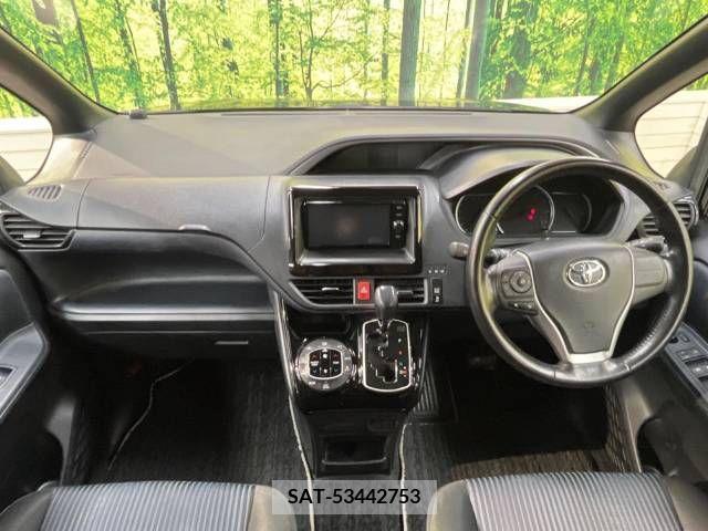 Toyota VOXY 2016-09 370413-1
