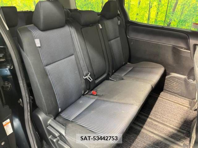 Toyota VOXY 2016-09 370413-9