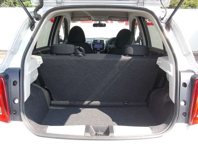 Nissan MARCH 2018-08 7583-17