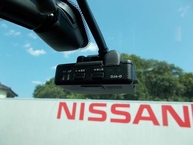 Nissan MARCH 2018-08 7583-5