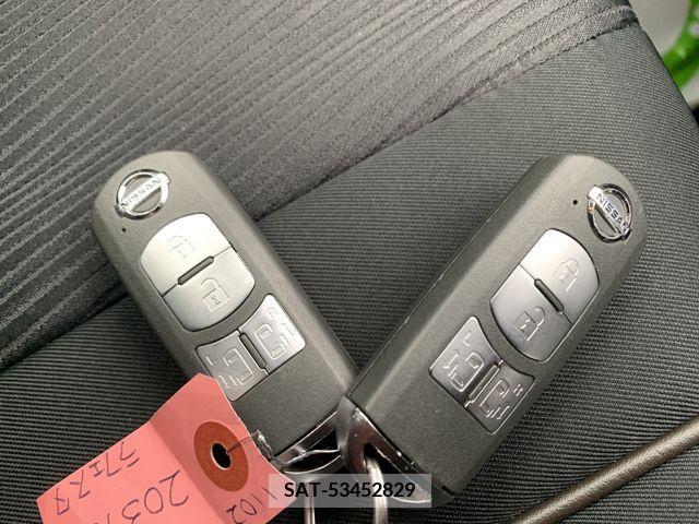 Nissan LAFESTA 2014-01 241783-19