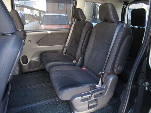 Nissan SERENA 2018-04 14084-9