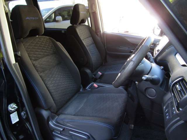 Nissan SERENA 2018-04 14084-8