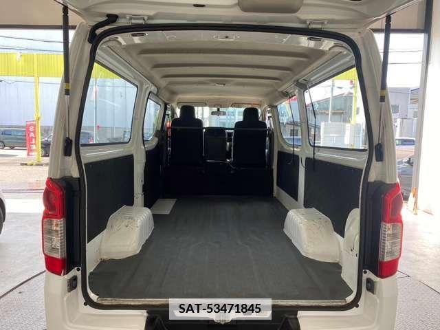 Nissan NV350 Caravan 2015-06 343119-9