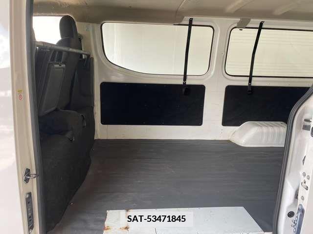 Nissan NV350 Caravan 2015-06 343119-7