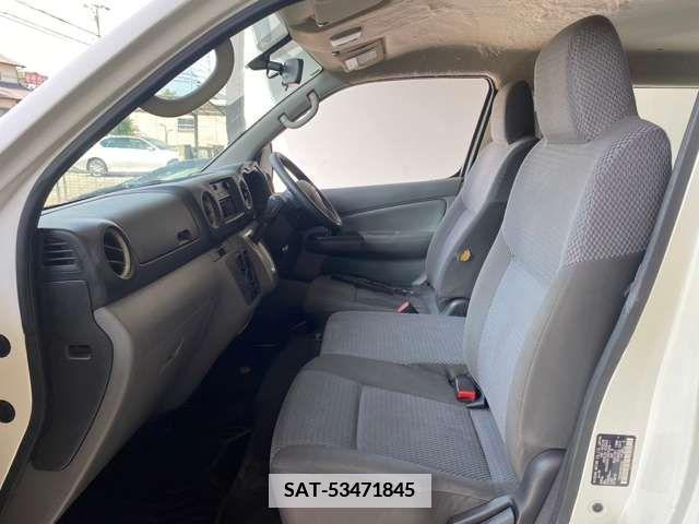 Nissan NV350 Caravan 2015-06 343119-6
