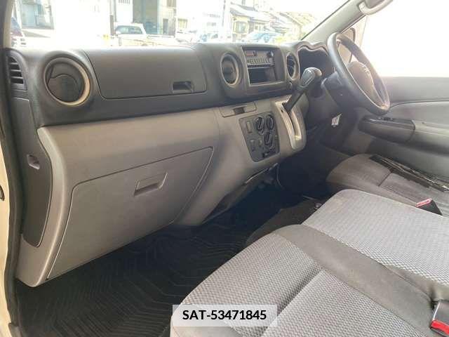 Nissan NV350 Caravan 2015-06 343119-5