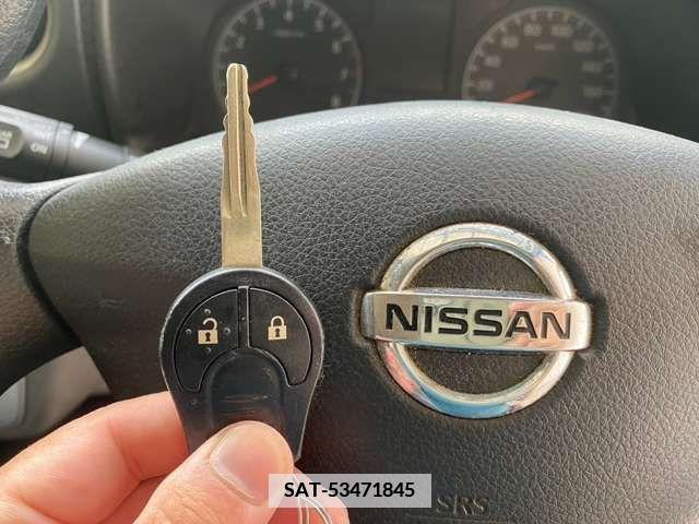 Nissan NV350 Caravan 2015-06 343119-13