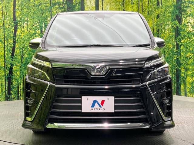 Toyota VOXY 2018-10 14590-15