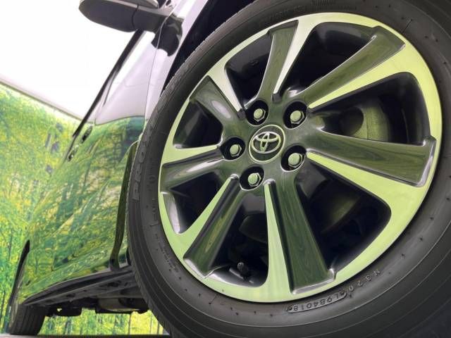 Toyota VOXY 2018-10 14590-14