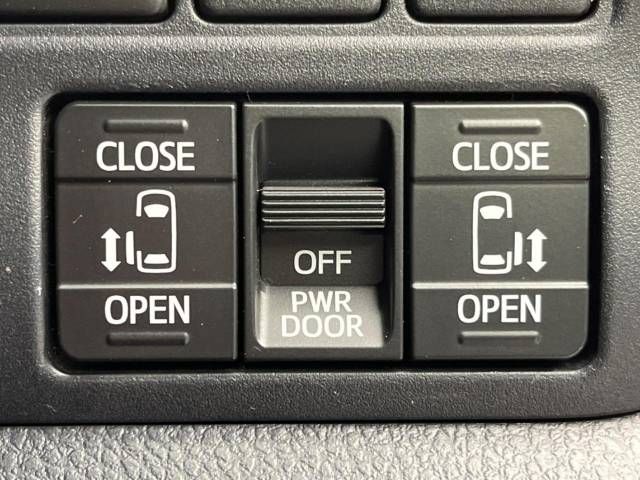 Toyota VOXY 2018-10 14590-5