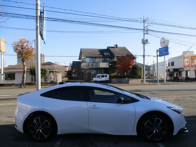 Toyota PRIUS 2023-04 193623-7