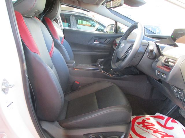 Toyota PRIUS 2023-04 193623-14