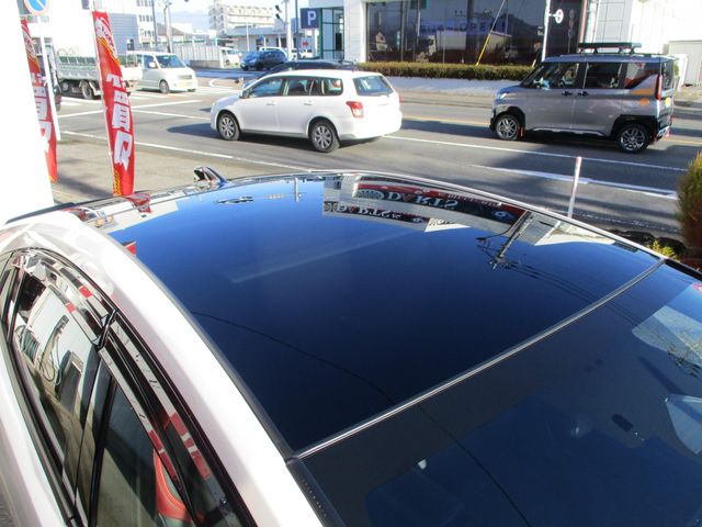 Toyota PRIUS 2023-04 193623-9