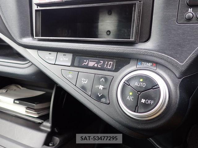 Toyota AQUA 2017-06 378154-14