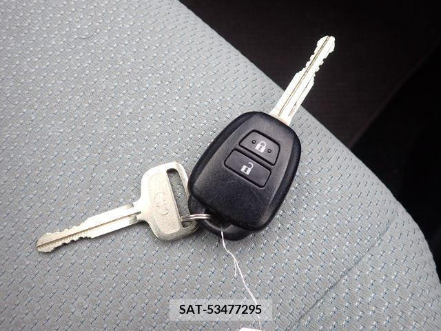 Toyota AQUA 2017-06 378154-28