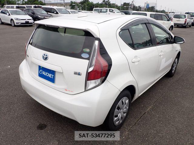 Toyota AQUA 2017-06 378154-9