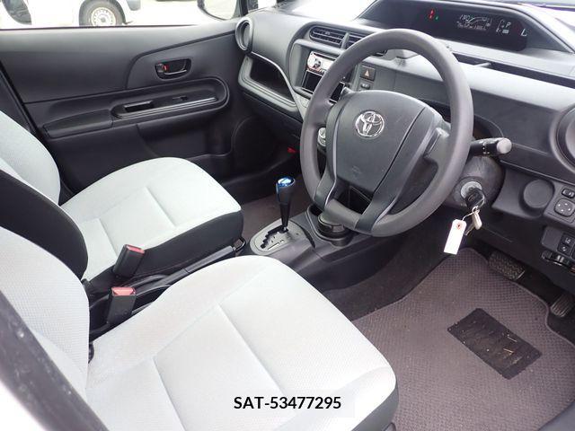 Toyota AQUA 2017-06 378154-1