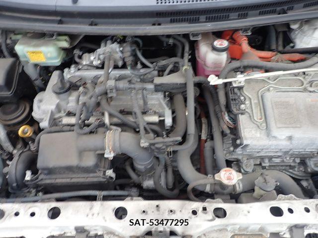 Toyota AQUA 2017-06 378154-23