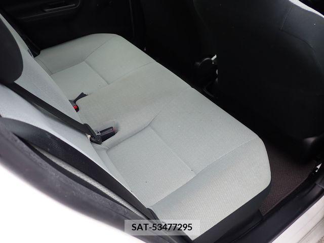 Toyota AQUA 2017-06 378154-21