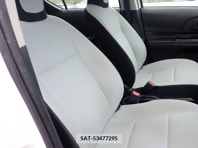 Toyota AQUA 2017-06 378154-18