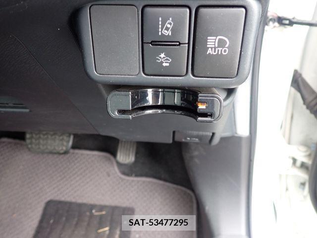 Toyota AQUA 2017-06 378154-17