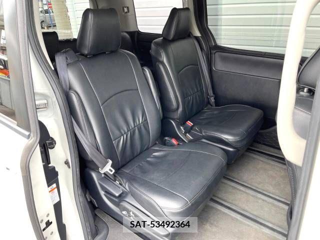 Toyota VOXY 2014-08 321417-10
