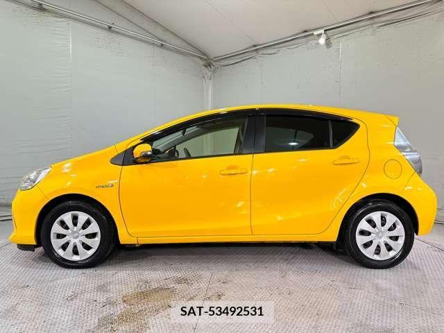 Toyota AQUA 2012-08 211605-11