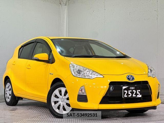 Toyota AQUA 2012-08 211605-0