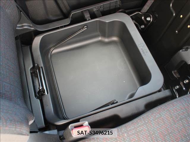 Suzuki SPACIA 2023-05 368532-29