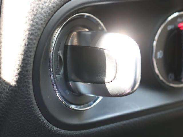 Porsche MACAN 2017-02 4005-8