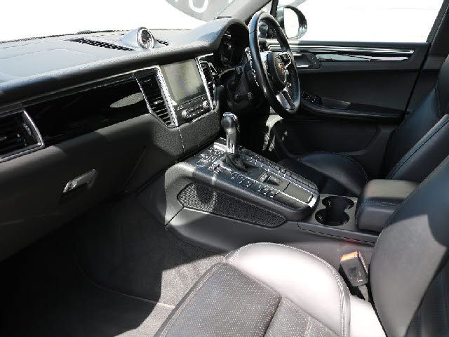 Porsche MACAN 2017-02 4005-1