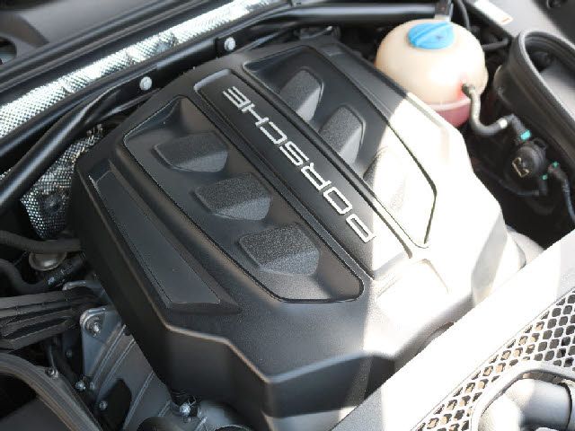 Porsche MACAN 2017-02 4005-5