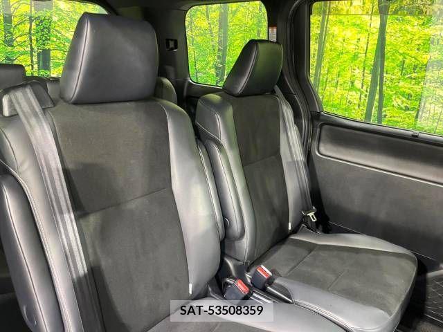 Toyota NOAH 2019-04 210078-9