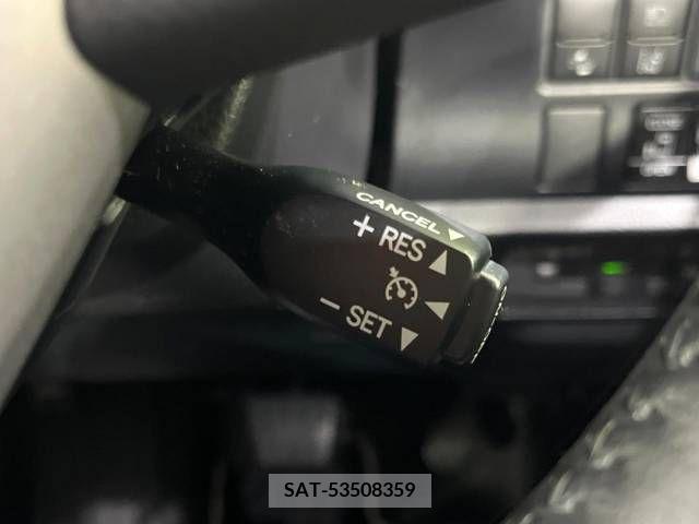 Toyota NOAH 2019-04 210078-6