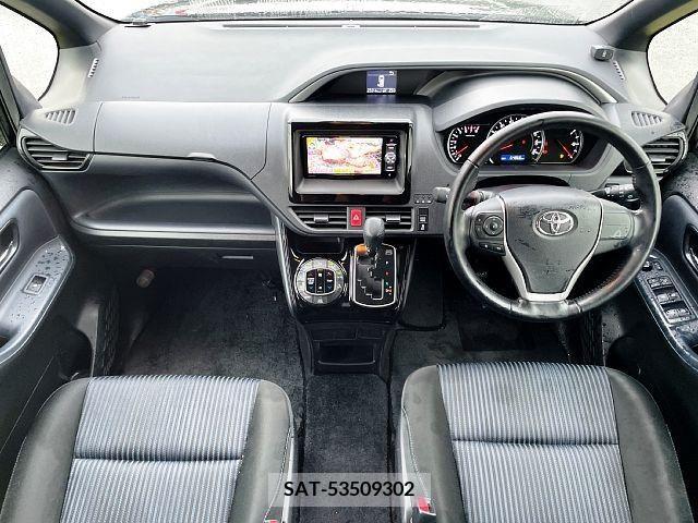 Toyota VOXY 2017-02 288978-1