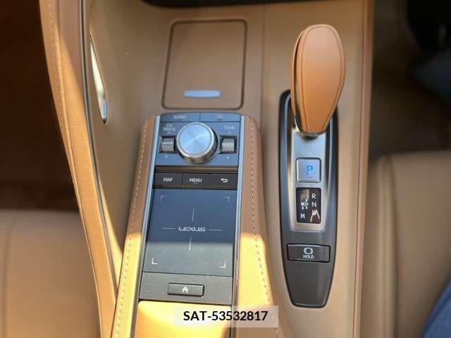 Lexus LC 2023-01 208220-10