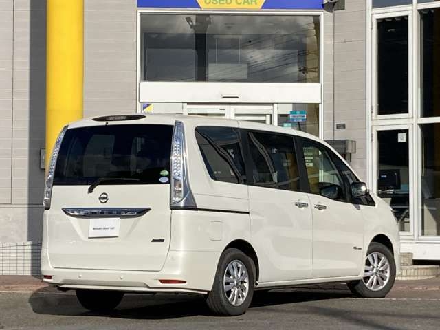 Nissan SERENA 2015-02 192264-1
