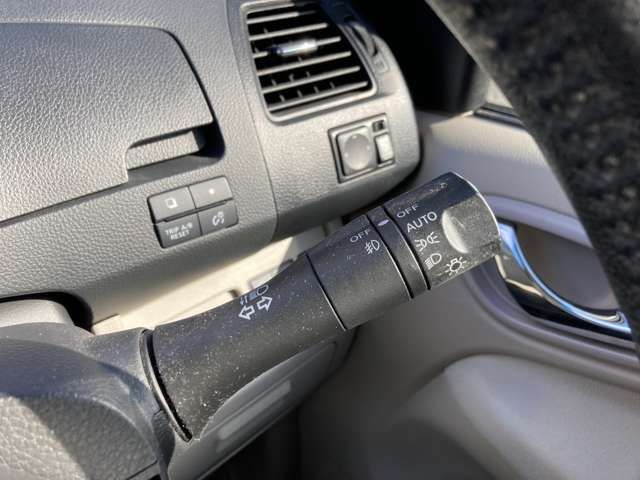 Nissan SERENA 2015-02 192264-6