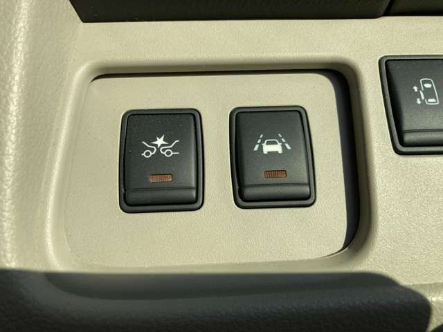 Nissan SERENA 2015-02 192264-9