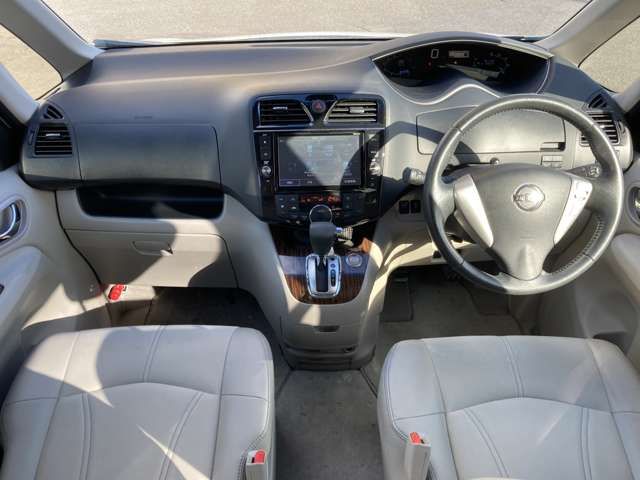 Nissan SERENA 2015-02 192264-2
