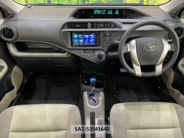 Toyota AQUA 2012-02 338423-1