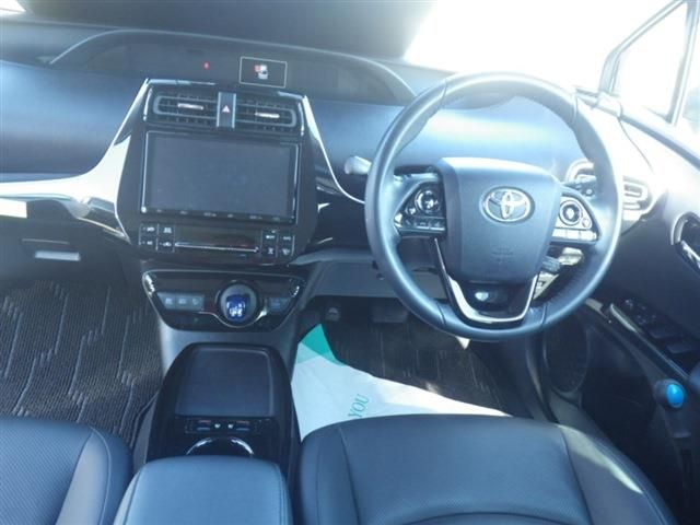 Toyota PRIUS 2020-02 13208-4